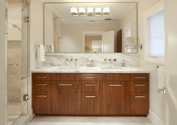 salle de bains marbre pierres marbres matériaux noir produits mur rouge murs types look goûts avantages déco sol exemple entretien œuvre