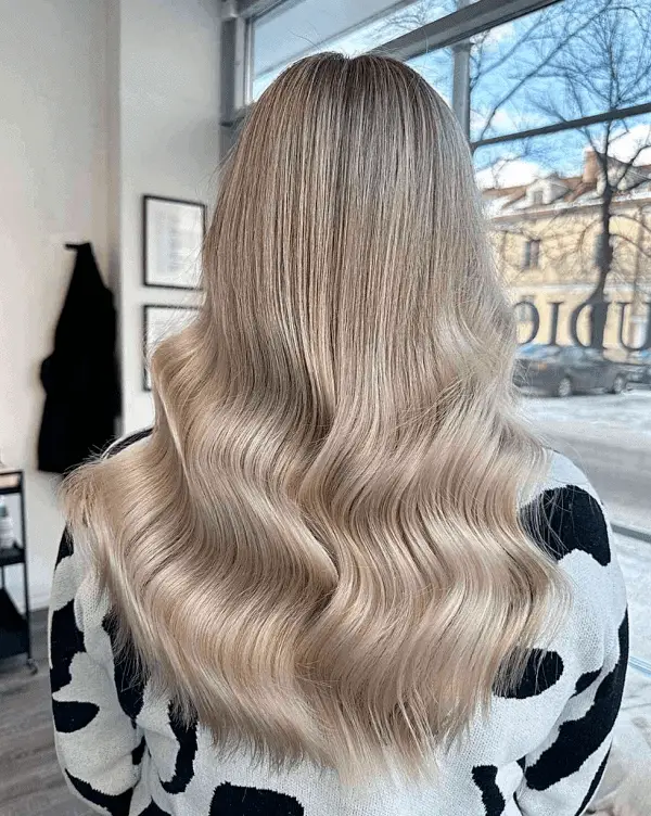 mèches plus cheveux entre blond balayage adopter colorations d'une long décoloration fines contraste réaliser