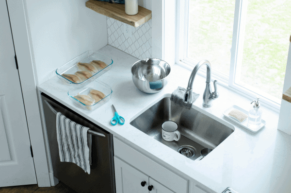 bicarbonate de soude produits ménage plaques de cuisson micro ondes eau savon noir réfrigérateur hygiène éponge meubles